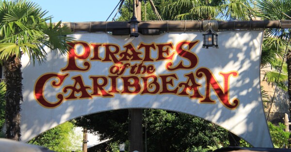Pirates of the Caribbean - Disneyland Paris - Outside Sign
