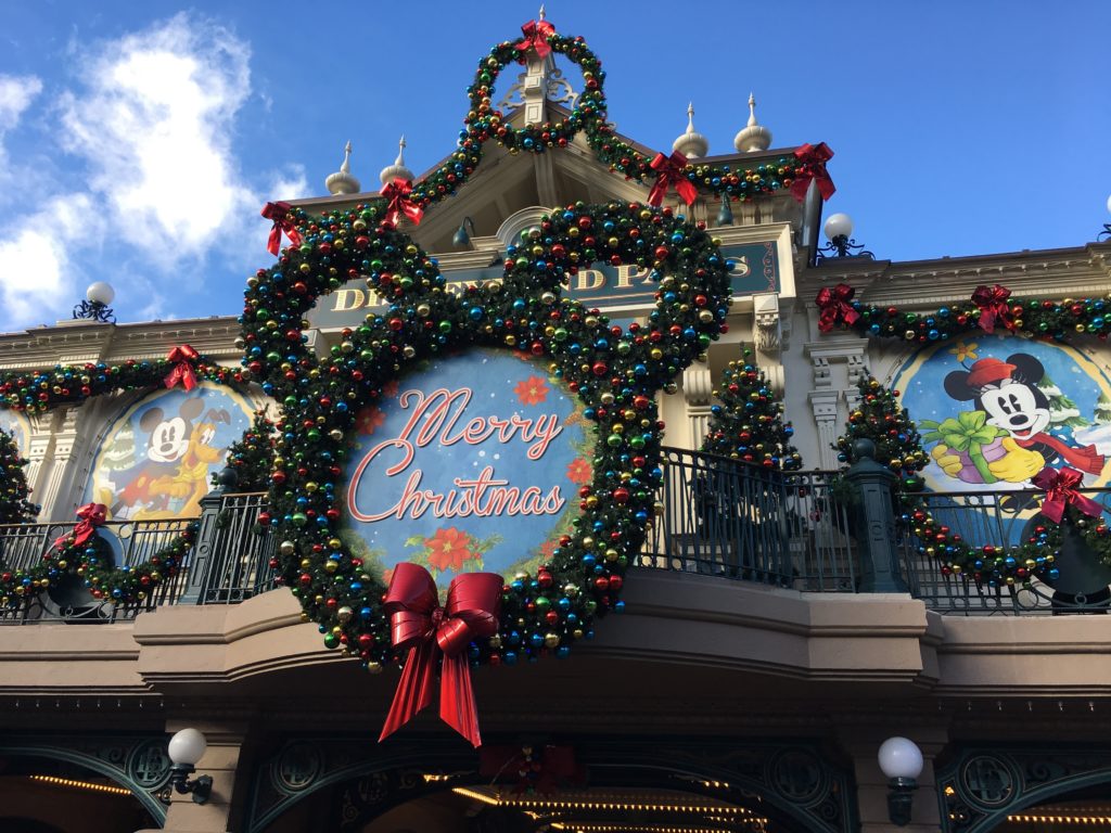 Christmas Disneyland Paris - Main Street Station