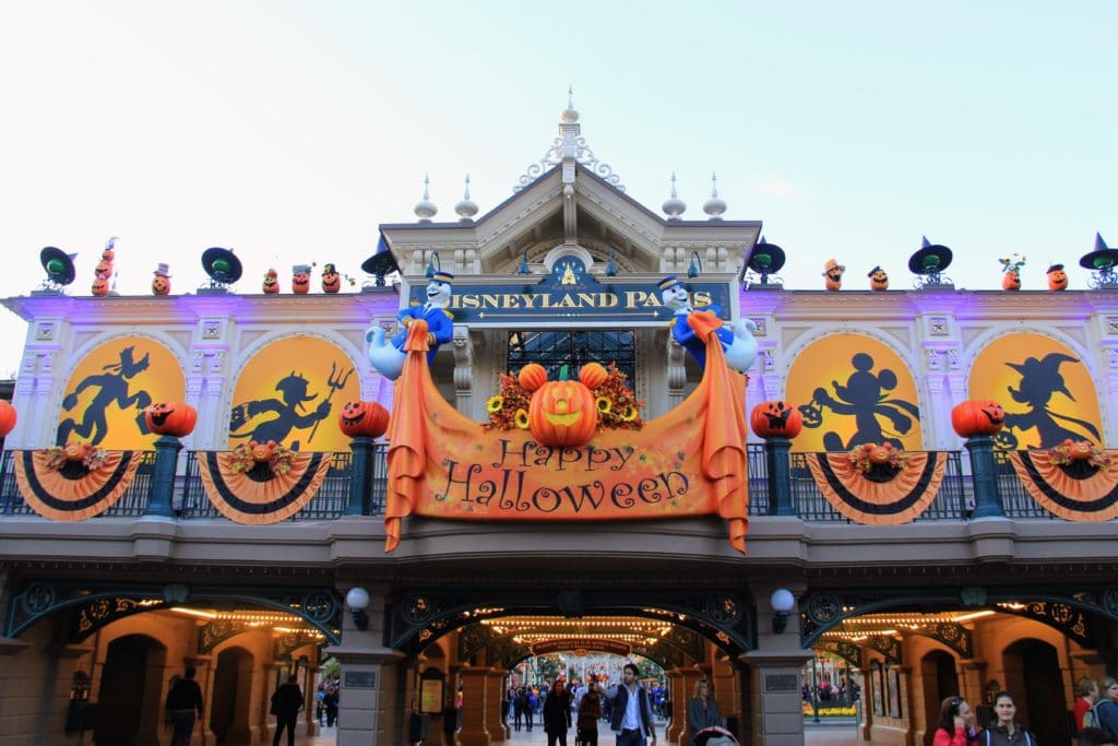 Disneyland Paris Halloween Main Street Station