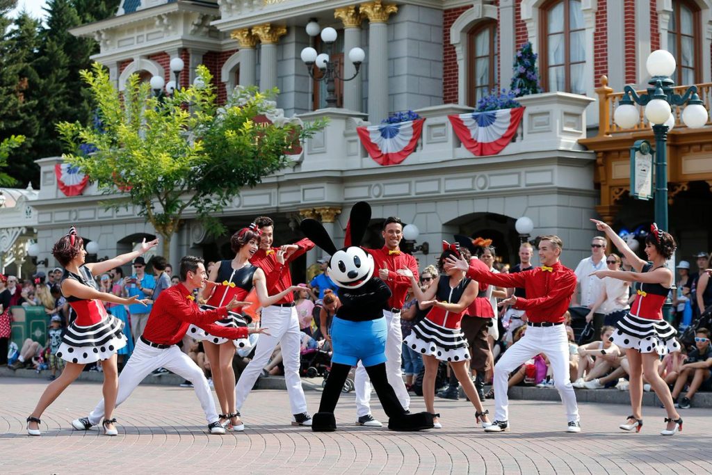 Disneyland Paris - Tuesday is a Guest Star Day - Oswald
