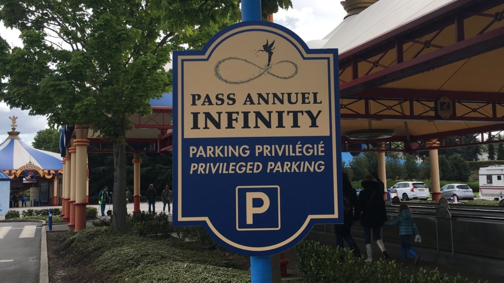 Disneyland Paris - Infinity Parking
