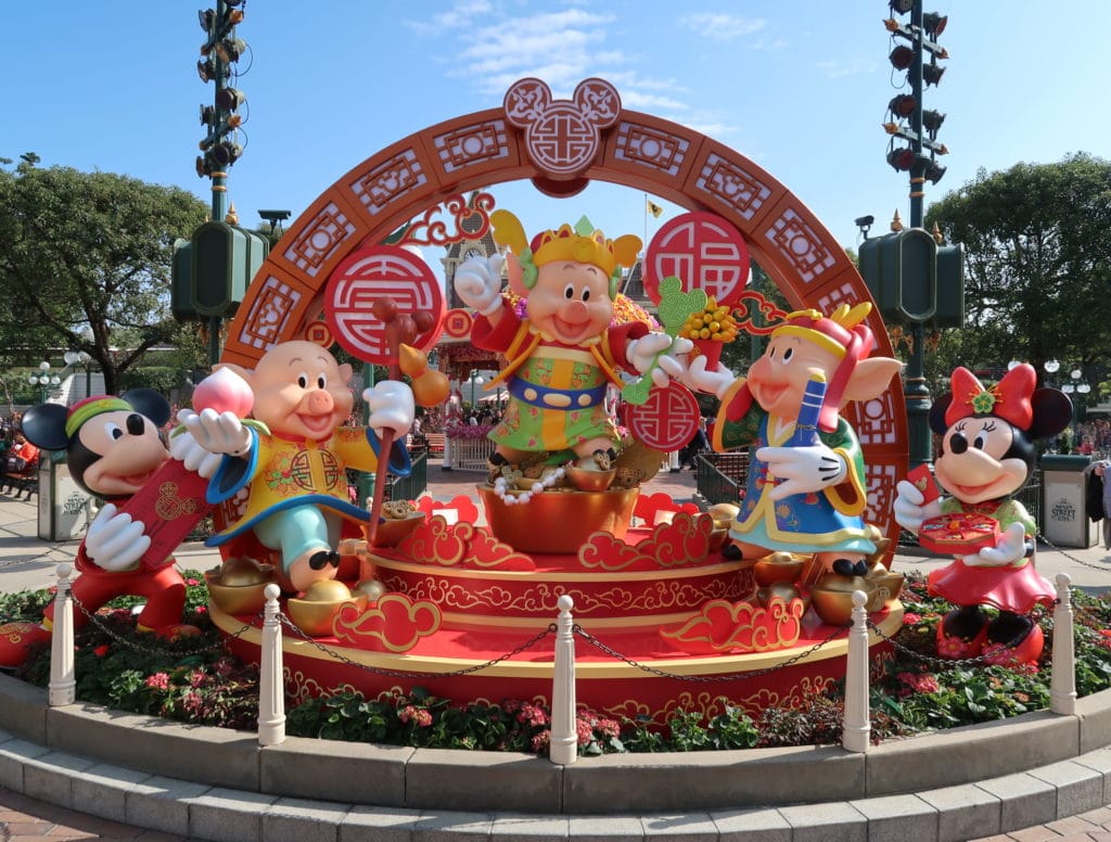 Hong Kong Disneyland - Chinese New Year 2019 - The Year of the Pig - Mickey Kitto - Decorations