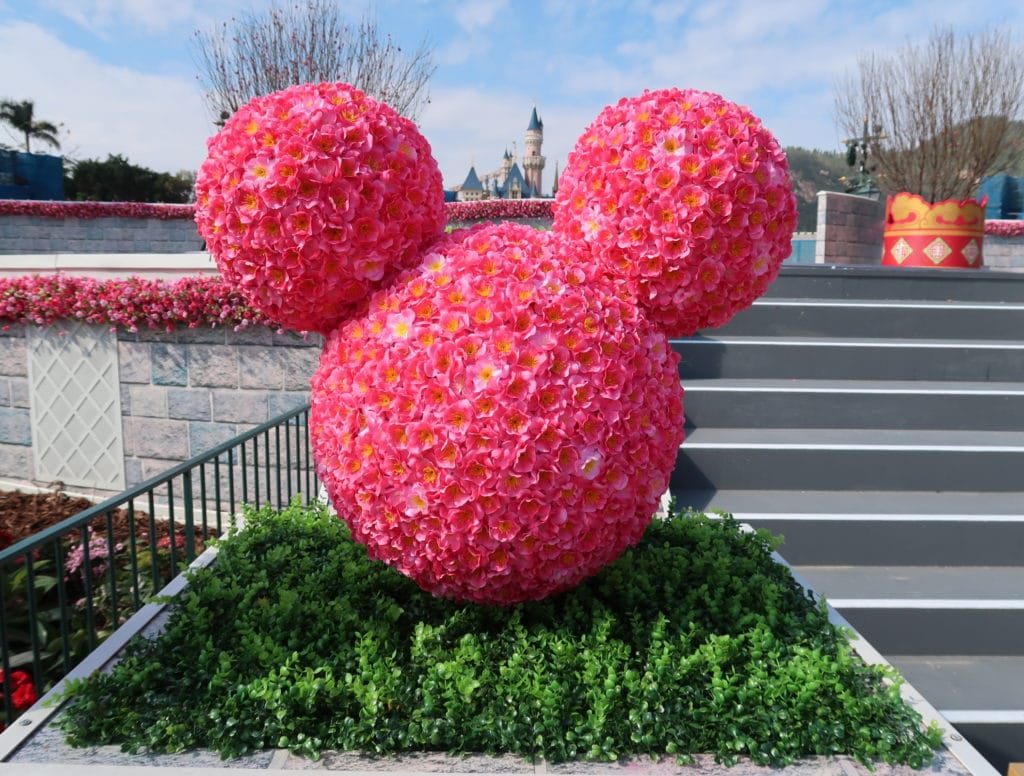 Hong Kong Disneyland - Chinese New Year 2019 - The Year of the Pig - Mickey Kitto - Decorations 2
